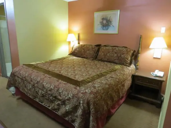 FIRST WESTERN INN 6
