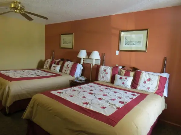 FIRST WESTERN INN 8